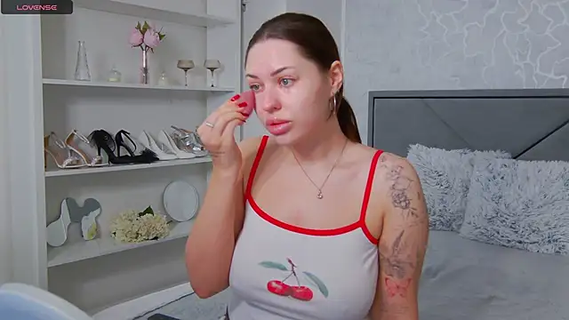 Snapshot of Alexyena chatting on 12/07/24, 11:29 Alexyena online show from 12/07/24, 11:29