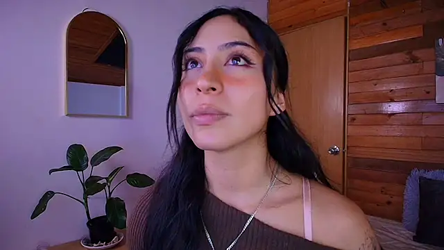 amber curly online show from 04/15/26, 07:58