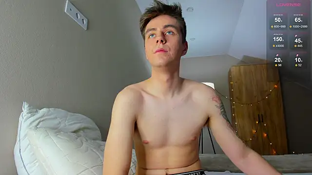 TaisonBrownX online show from 12/15/24, 07:42