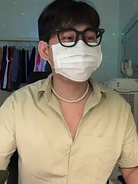 Snapshot of MinhTuanLive chatting on 03/20/25, 12:43 MinhTuanLive online show from 03/20/25, 12:43