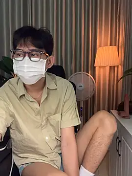 Snapshot of MinhTuanLive chatting on 03/27/26, 12:49 MinhTuanLive online show from 03/27/26, 12:49