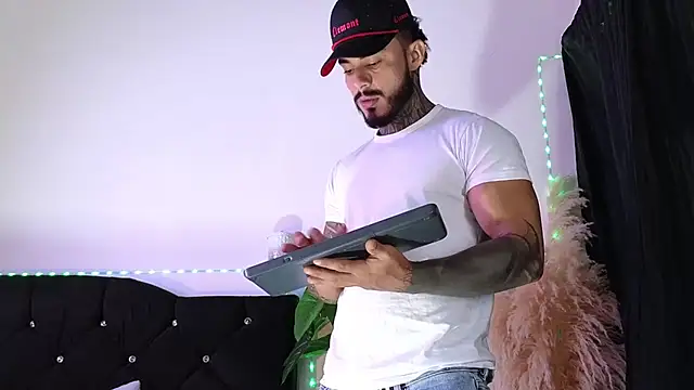 john cartter1 online show from 02/05/26, 12:21