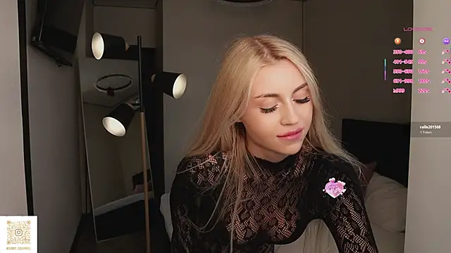 Sandy-the-Squirrel online show from 03/25/26, 02:01