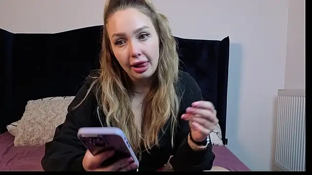 Snapshot of AnnaMaee chatting on 02/20/26, 11:05 AnnaMaee online show from 02/20/26, 11:05