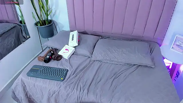 angeline blake  online show from 01/21/25, 08:00