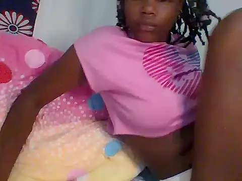 Snapshot of Fine_baby0001 chatting on 05/29/26, 01:14 Fine baby0001 online show from 05/29/26, 01:14