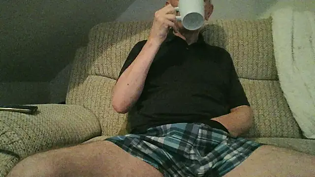 Snapshot of mr_english50 chatting on 04/28/26, 05:01 mr english50 online show from 04/28/26, 05:01