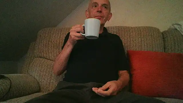 Snapshot of mr_english50 chatting on 06/18/26, 04:57 mr english50 online show from 06/18/26, 04:57