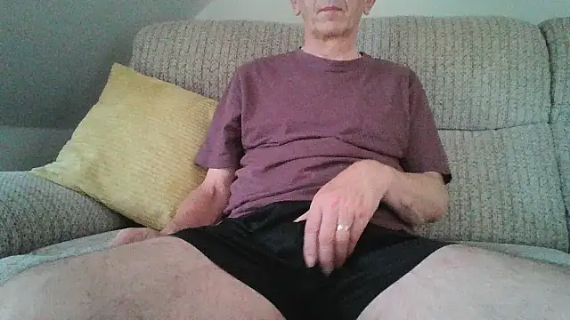 Snapshot of mr_english50 chatting on 06/21/26, 05:43 mr english50 online show from 06/21/26, 05:43