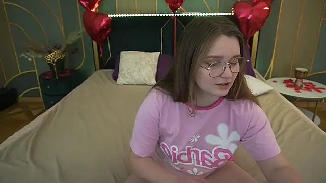 MagicPeachh  online show from 03/03/25, 05:50