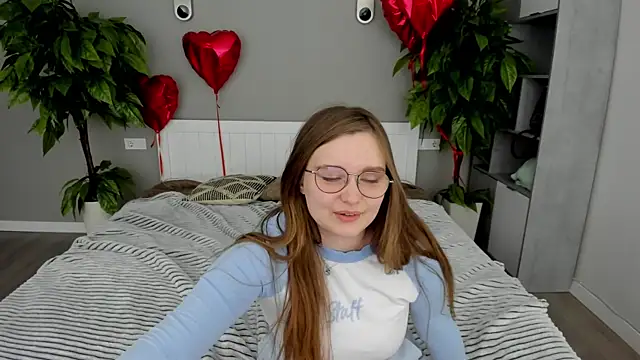 MagicPeachh  online show from 03/17/25, 05:16