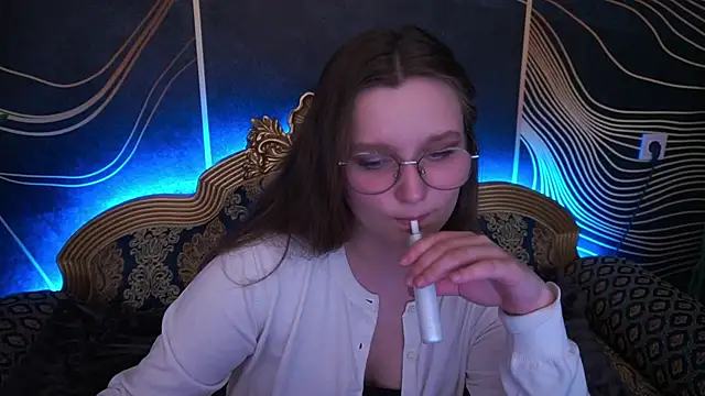 MagicPeachh  online show from 11/06/25, 01:45