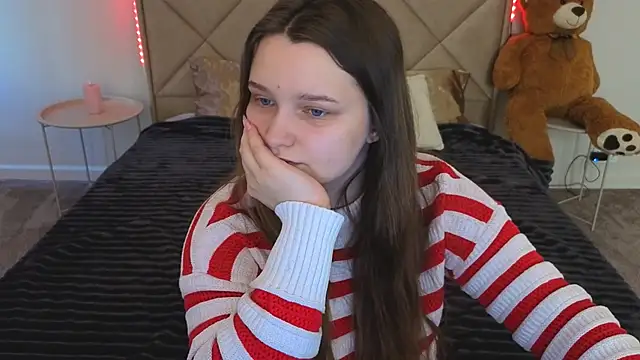 MagicPeachh  online show from 04/13/26, 05:35