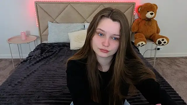 MagicPeachh  online show from 04/23/26, 05:41