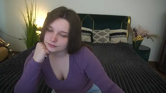 Snapshot of MagicPeachh_ chatting on 06/16/26, 05:43 MagicPeachh online show from 06/16/26, 05:43