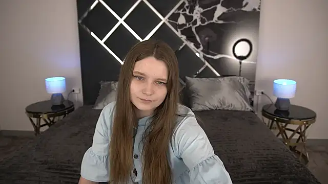 Snapshot of MagicPeachh_ chatting on 06/19/26, 07:39 MagicPeachh online show from 06/19/26, 07:39