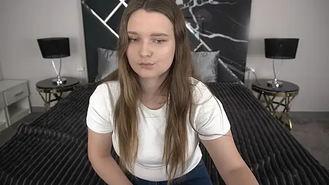 Snapshot of MagicPeachh_ chatting on 07/07/26, 06:05 MagicPeachh online show from 07/07/26, 06:05