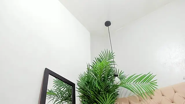 Victoria Coleman online show from 02/22/25, 06:08