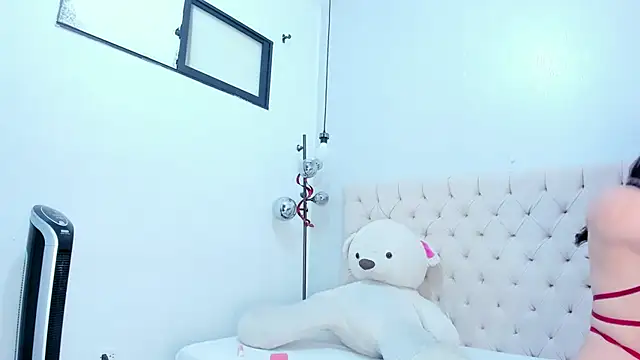 Victoria Coleman online show from 04/15/26, 07:10