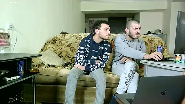 Snapshot of Barney_Tedd chatting on 12/30/24, 04:09 Barney Tedd online show from 12/30/24, 04:09