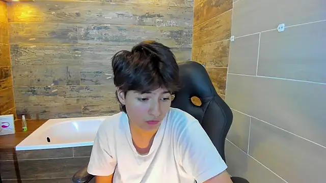 Snapshot of Bryce_Evans chatting on 03/15/25, 08:54 Bryce Evans online show from 03/15/25, 08:54