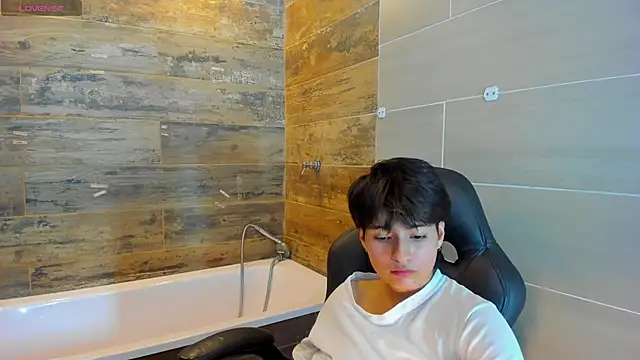 Snapshot of Bryce_Evans chatting on 03/16/25, 12:01 Bryce Evans online show from 03/16/25, 12:01