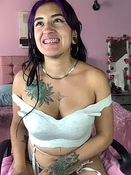 Snapshot of Lilith_Pink chatting on 12/11/24, 05:48 Lilith Pink online show from 12/11/24, 05:48