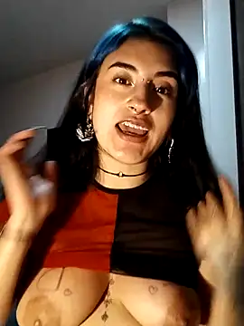 Snapshot of Lilith_Pink chatting on 02/13/25, 06:09 Lilith Pink online show from 02/13/25, 06:09