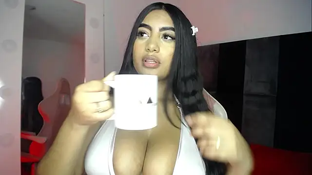 Snapshot of Karla_thompson__ chatting on 04/17/26, 02:25 Karla thompson online show from 04/17/26, 02:25