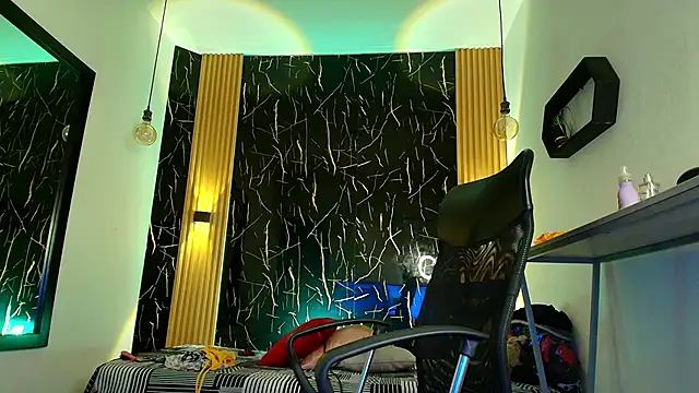 Bella salvatore online show from 04/18/26, 10:32