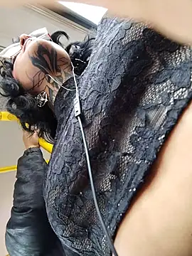 taaylor33 online show from 02/08/26, 07:17