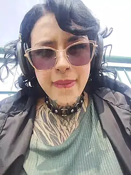 taaylor33 online show from 02/12/26, 08:04