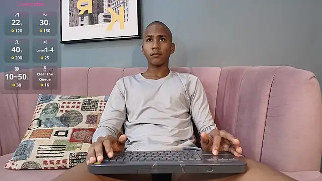 Snapshot of Ethan_Fox11 chatting on 12/28/24, 02:32 Ethan Fox11 online show from 12/28/24, 02:32