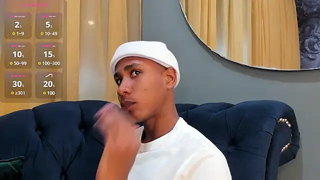 Snapshot of Ethan_Fox11 chatting on 12/31/24, 01:52 Ethan Fox11 online show from 12/31/24, 01:52