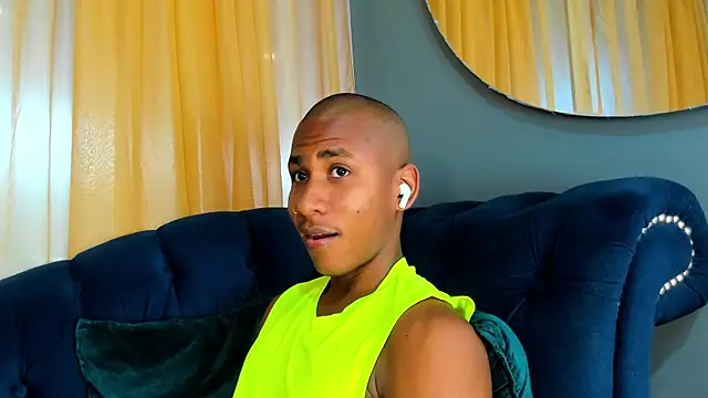 Snapshot of Ethan_Fox11 chatting on 03/18/25, 02:26 Ethan Fox11 online show from 03/18/25, 02:26