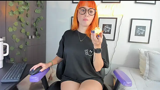 Annie Velas  online show from 04/20/26, 09:27