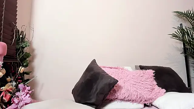 Snapshot of sara__lynn chatting on 03/20/25, 03:45 sara lynn online show from 03/20/25, 03:45