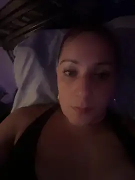 Snapshot of DeeLight124 chatting on 09/11/25, 04:23 DeeLight124 online show from 09/11/25, 04:23