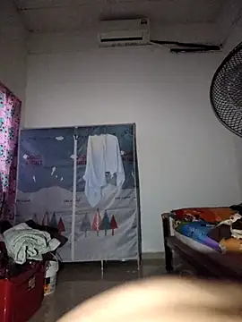 Snapshot of LiuQianXi5726 chatting on 01/31/25, 09:48 LiuQianXi5726 online show from 01/31/25, 09:48