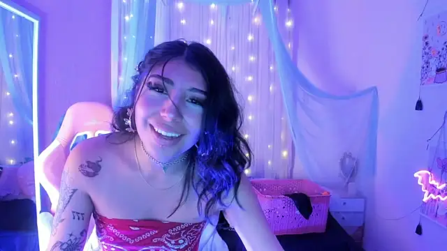 Snapshot of SheryLee chatting on 12/16/24, 08:37 SheryLee online show from 12/16/24, 08:37