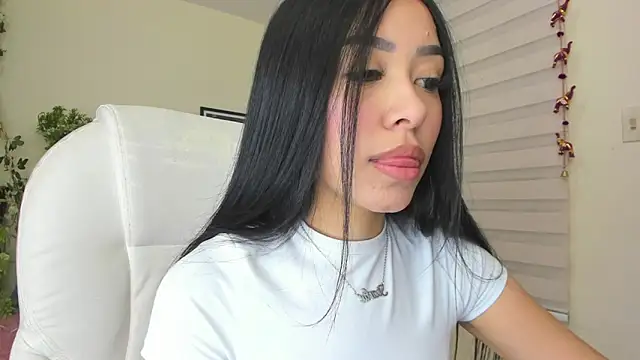 Starliee   online show from 02/04/25, 12:08