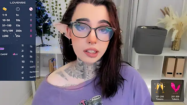 Snapshot of Dixi_Pixi_ chatting on 12/19/24, 10:24 Dixi Pixi online show from 12/19/24, 10:24