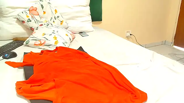 19bootylicious online show from 09/25/25, 06:28