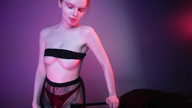 ginger hugs online show from 01/11/25, 04:16