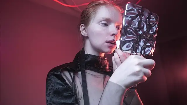 ginger hugs online show from 10/02/25, 10:06