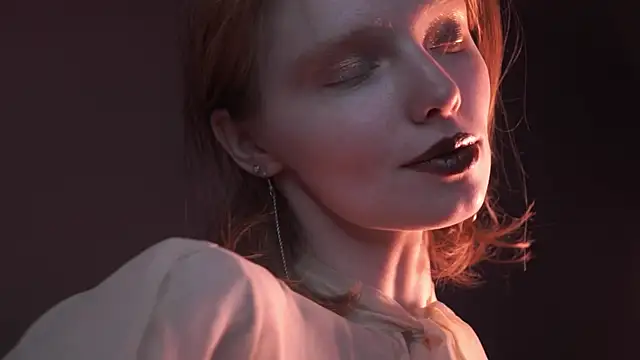 ginger hugs online show from 10/27/25, 10:14