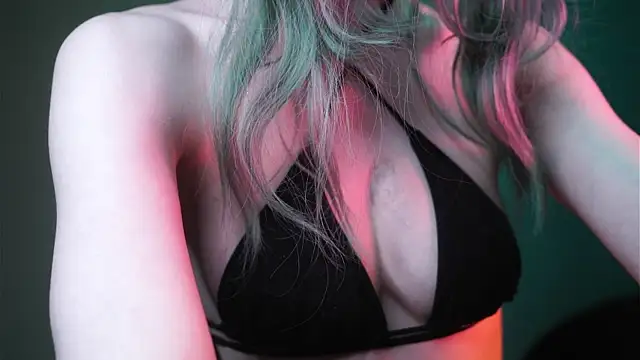 ginger hugs online show from 04/21/26, 01:42