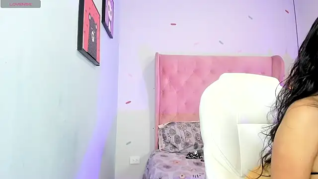 Chloe fischer  online show from 02/17/26, 03:29