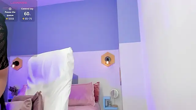 Chloe fischer  online show from 03/31/26, 03:23