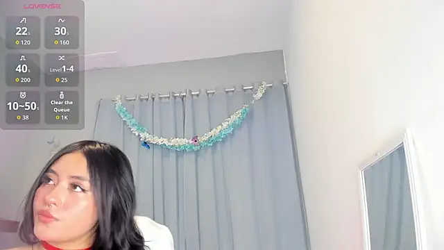 Chloe fischer  online show from 04/22/26, 02:40